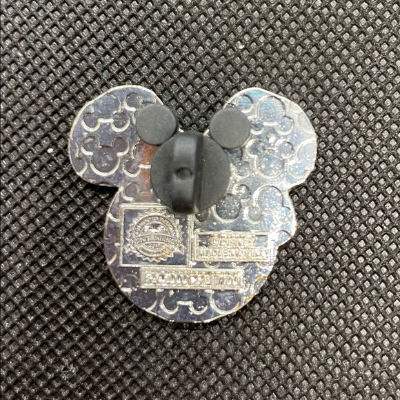COPY - Minnie Mouse Trading Pin - Picture 2 of 2